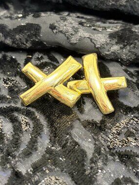 Monet RARE Vintage Cross Kiss X Gold Tone Chunky Post Stud Earrings Vintage Sign